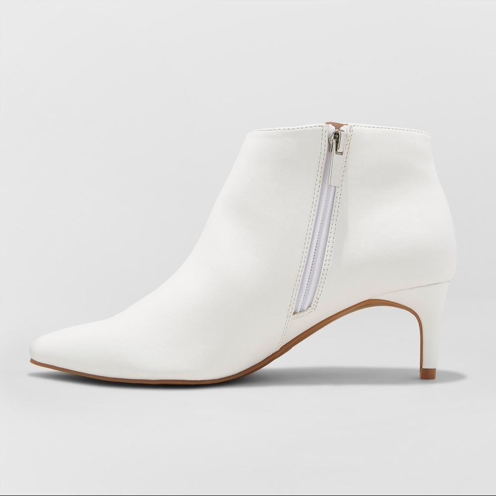 Women's Dominique Pointed Kitten Heel Booties - Picture 3 of 5